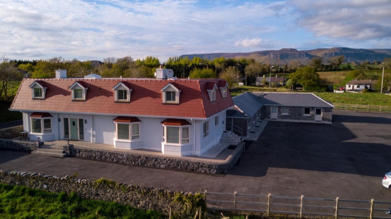 The Red Cottage & Stables Sligo Dış mekan fotoğraf